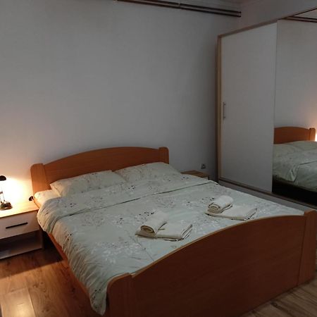 Apartmani Dora Leskovac Лесковац Экстерьер фото