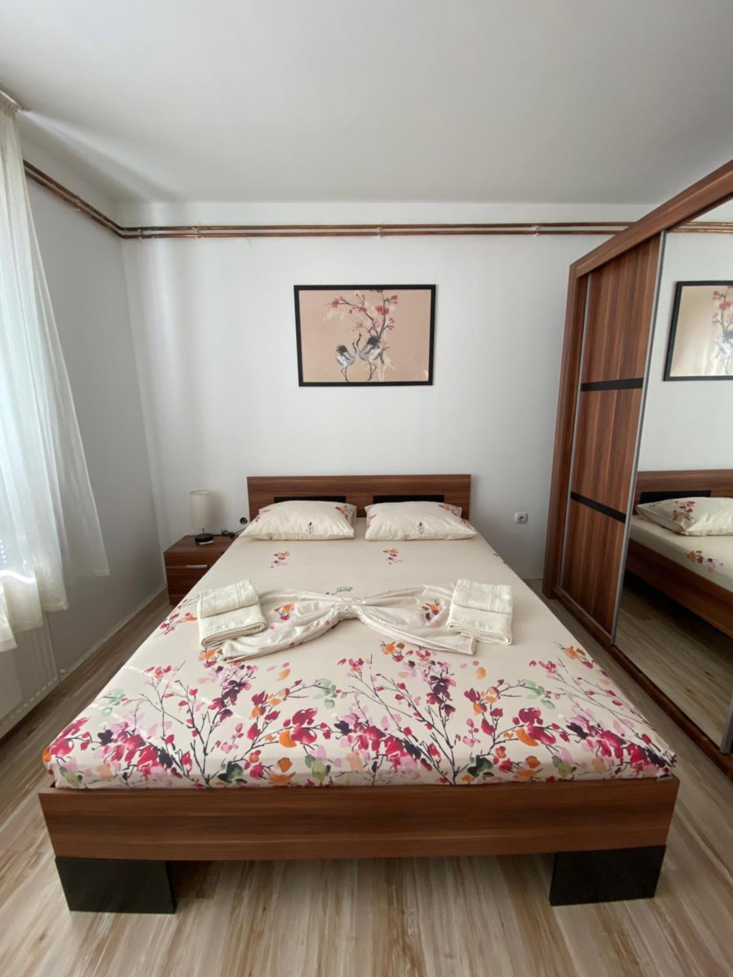 Apartmani Dora Leskovac Лесковац Экстерьер фото
