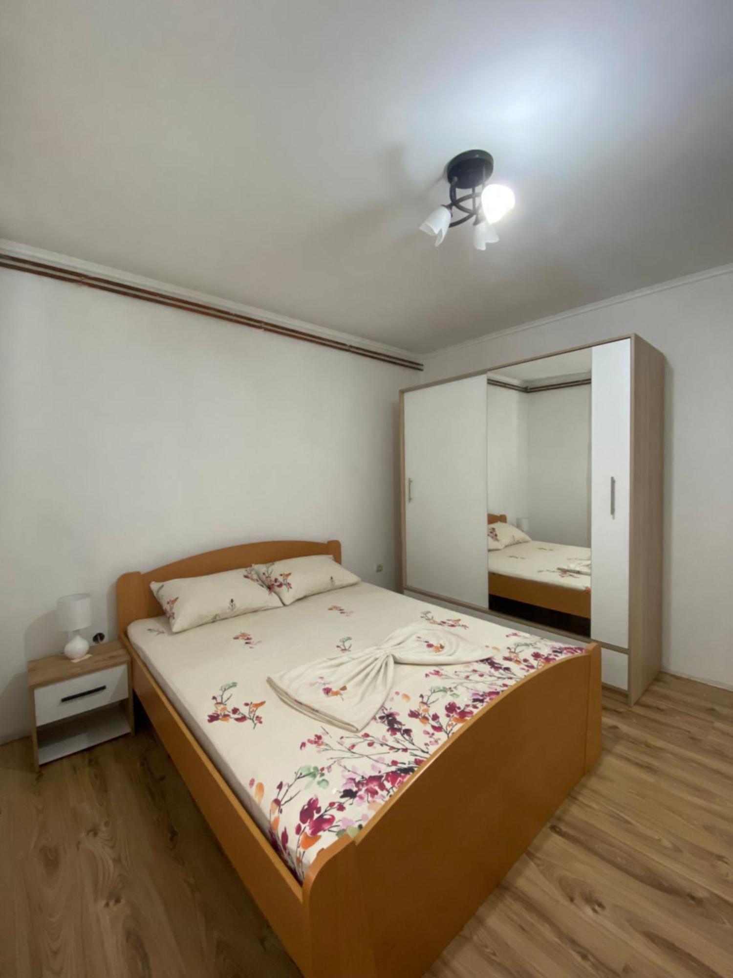Apartmani Dora Leskovac Лесковац Экстерьер фото