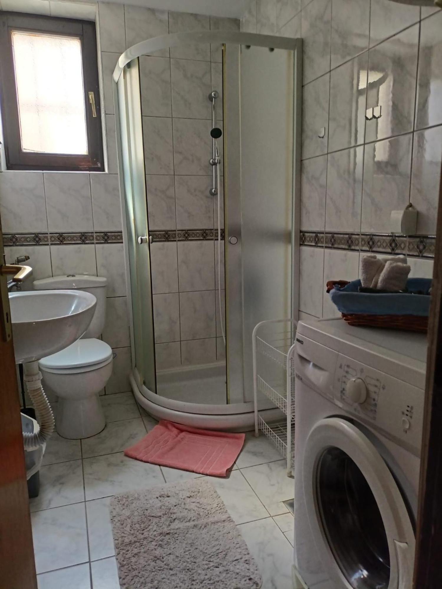 Apartmani Dora Leskovac Лесковац Экстерьер фото