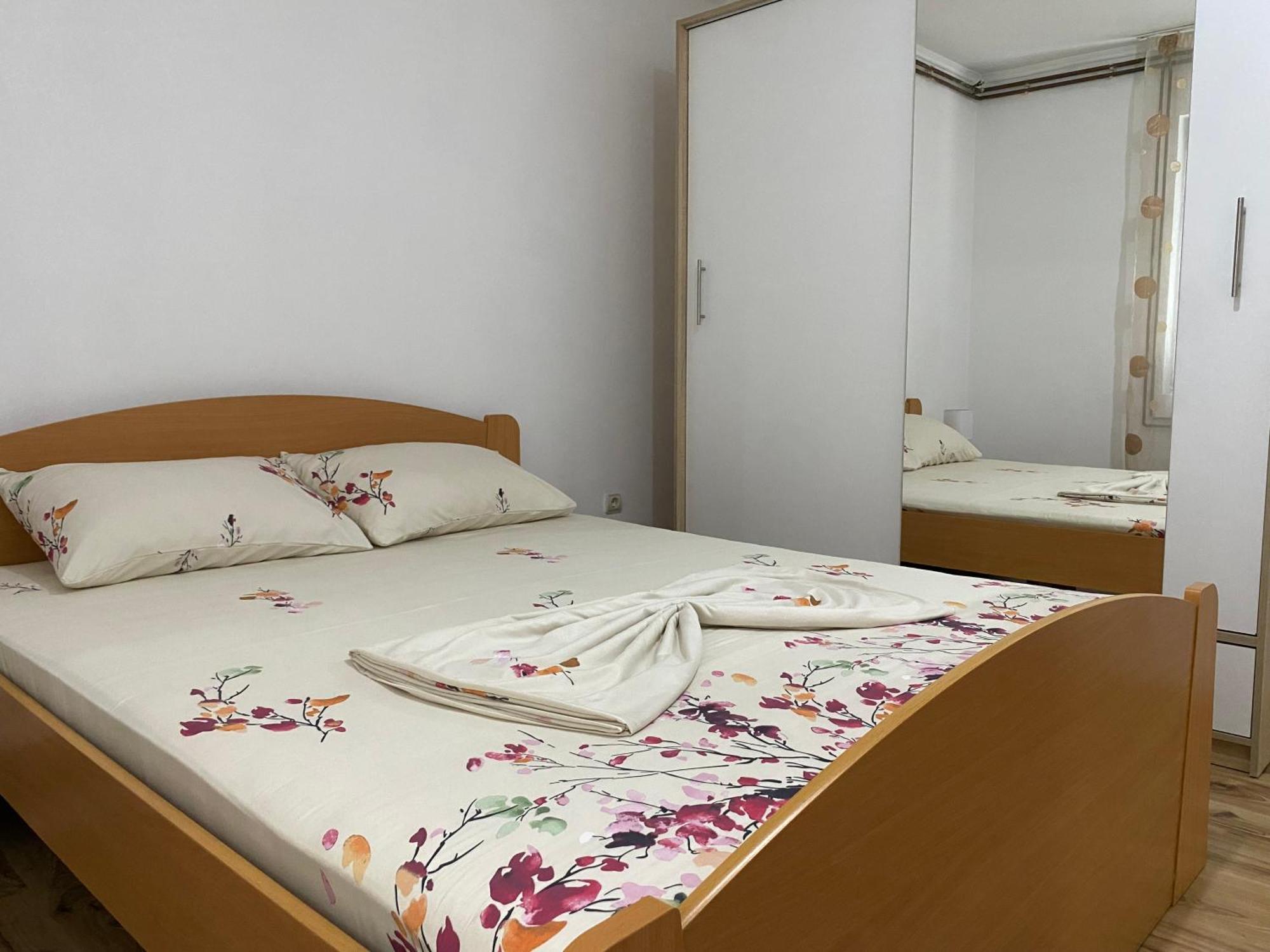 Apartmani Dora Leskovac Лесковац Экстерьер фото